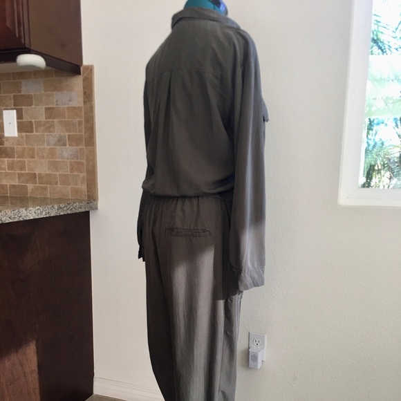 H&M Flight Suit-Inspired Jumpsuit - Picture 3 of 8